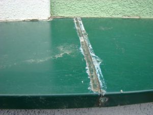 Schaden Fensterbank reparieren mit dem Fassaden-Doktor Niederösterreich